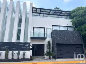 NEX-297761 - Casa en Venta, con 6 recamaras, con 6 baños, con 662 m2 de construcción.