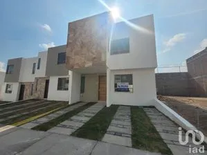 NEX-158952 - Casa en Renta, con 3 recamaras, con 3 baños, con 170 m2 de construcción en Zapotlán de Juárez Centro, CP 42190, Hidalgo.