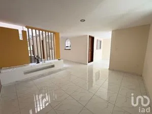 NEX-286043 - Casa en Renta, con 4 recamaras, con 5 baños, con 340 m2 de construcción en Constitución, CP 42080, Hidalgo.