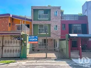 NEX-259691 - Casa en Venta, con 3 recamaras, con 3 baños, con 270 m2 de construcción en Villa Coapa, CP 14390, Ciudad de México.