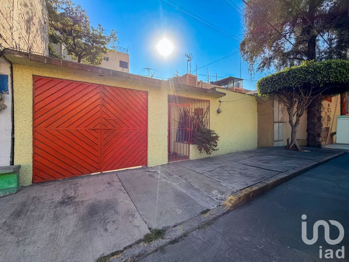 Casa en Venta en El Vergel, Iztapalapa, Ciudad de México | NEX-264095 | iad México | Foto 1 de 17