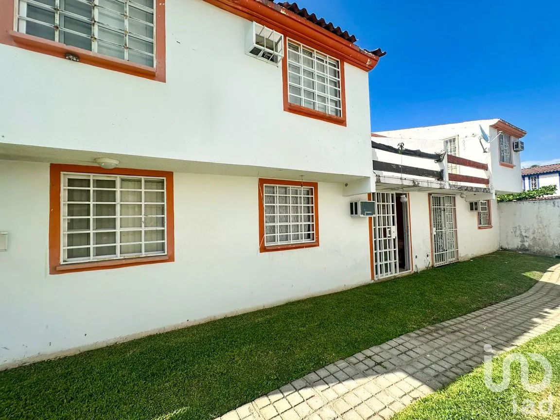 Casa en Venta en Llano Largo, Acapulco de Juárez, Guerrero | NEX-284011 | iad México | Foto 1 de 16