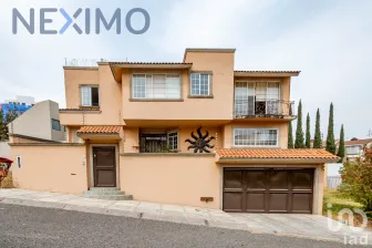 NEX-39313 - Casa en Venta, con 3 recamaras, con 3 baños, con 470 m2 de construcción en Hacienda de las Palmas, CP 52763, México.