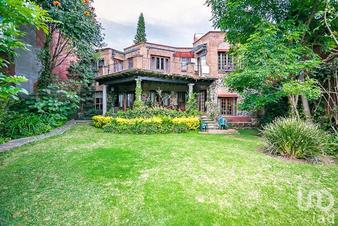 Casa en Venta en Santa María Ahuacatitlán, Cuernavaca, Morelos | NEX-157610 | iad México | Foto 2 de 17