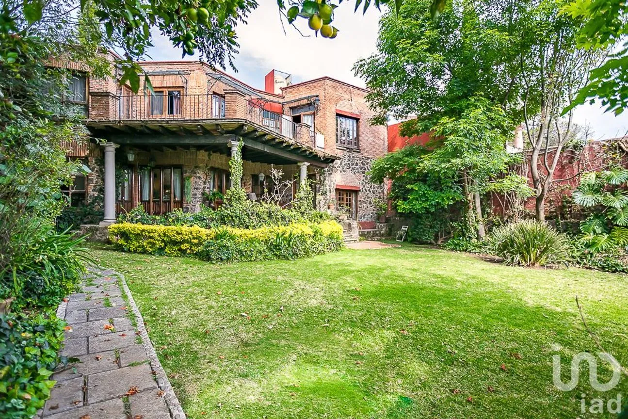 Casa en Venta en Santa María Ahuacatitlán, Cuernavaca, Morelos | NEX-157610 | iad México | Foto 1 de 17