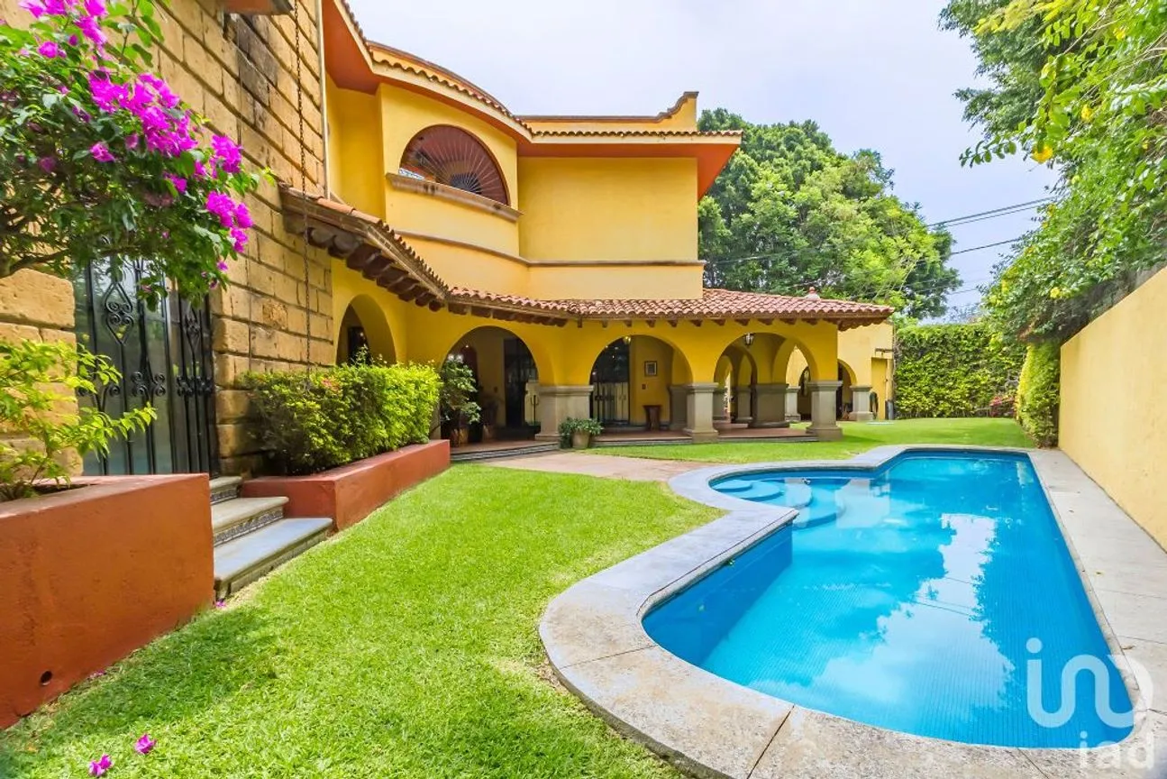 Casa en Venta en Delicias, Cuernavaca, Morelos | NEX-193616 | iad México | Foto 1 de 12