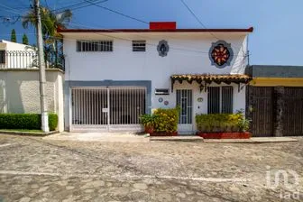 NEX-283405 - Casa en Venta, con 3 recamaras, con 3 baños, con 215 m2 de construcción en Santa María Ahuacatitlán, CP 62100, Morelos.