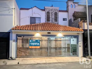 NEX-287291 - Casa en Venta, con 4 recamaras, con 4 baños, con 227 m2 de construcción en Valle del Contry, CP 67174, Nuevo León.