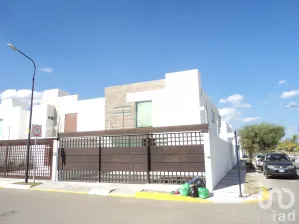 NEX-58987 - Casa en Venta, con 3 recamaras, con 2 baños, con 176 m2 de construcción en Residencial Santa Fe, CP 76930, Querétaro.