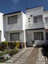 NEX-78861 - Casa en Renta, con 4 recamaras, con 2 baños, con 96 m2 de construcción en Santuarios del Cerrito, CP 76900, Querétaro.
