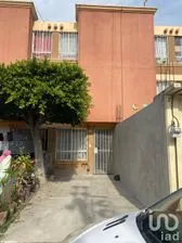 NEX-193277 - Casa en Venta, con 4 recamaras, con 2 baños, con 93 m2 de construcción en Los Héroes Tecámac II, CP 55764, México.