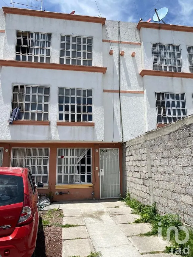 Casa en Venta en Los Héroes Tecámac II, Tecámac, México | NEX-233378 | iad México | Foto 1 de 21