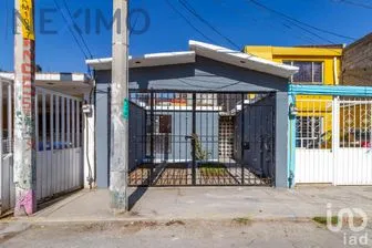 NEX-38549 - Casa en Venta, con 2 recamaras, con 1 baño, con 100 m2 de construcción en Villas de Ecatepec, CP 55056, México.
