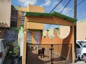 NEX-283716 - Casa en Venta, con 2 recamaras, con 1 baño, con 62 m2 de construcción.