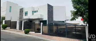 NEX-200826 - Casa en Renta, con 3 recamaras, con 3 baños, con 270 m2 de construcción en Real de Juriquilla, CP 76226, Querétaro.