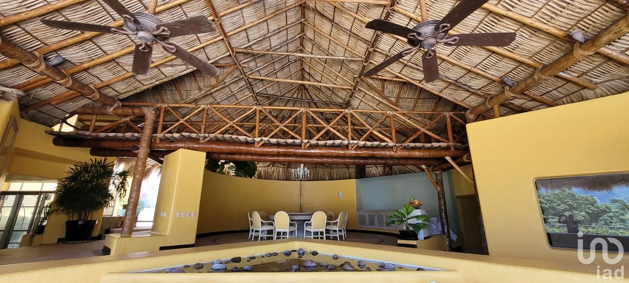 Casa en Venta en Playa Guitarrón, Acapulco de Juárez, Guerrero | NEX-170833 | iad México | Foto 3 de 38