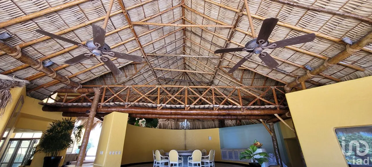 Casa en Venta en Playa Guitarrón, Acapulco de Juárez, Guerrero | NEX-170833 | iad México | Foto 4 de 38