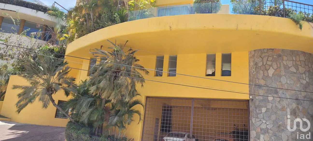 Casa en Venta en Playa Guitarrón, Acapulco de Juárez, Guerrero | NEX-170833 | iad México | Foto 1 de 38