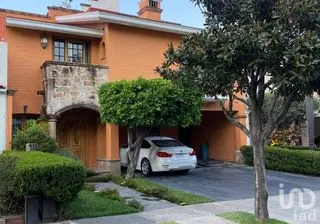 NEX-287326 - Casa en Venta, con 3 recamaras, con 3 baños, con 421 m2 de construcción en Country Club, CP 44610, Jalisco.