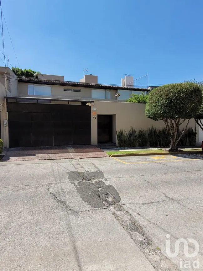 Casa en Venta en Lomas de Tecamachalco, Naucalpan de Juárez, México | NEX-203689 | iad México | Foto 1 de 35