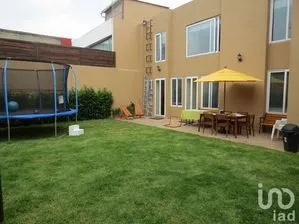 NEX-246966 - Casa en Venta, con 3 recamaras, con 3 baños, con 400 m2 de construcción en Lomas de Vista Hermosa, CP 05100, Ciudad de México.