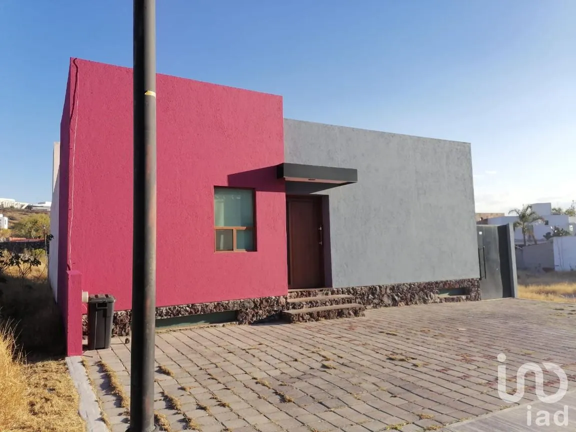 Casa en Venta en Pedregal de Vista Hermosa, Querétaro, Querétaro | NEX-27380 | iad México | Foto 1 de 23