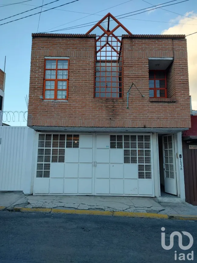 Casa en Venta en Santiago Miltepec, Toluca, México