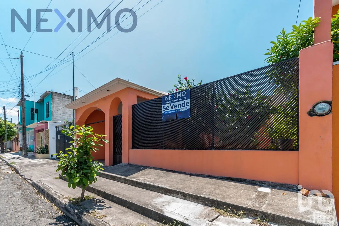 Casa en Venta en Venustiano Carranza, Boca del Río, Veracruz de Ignacio de la Llave | NEX-40604 | iad México | Foto 2 de 25