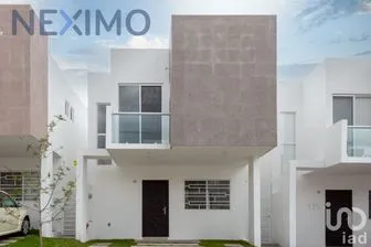 NEX-149052 - Casa en Renta, con 3 recamaras, con 2 baños, con 133 m2 de construcción en Residencial el Refugio, CP 76146, Querétaro.