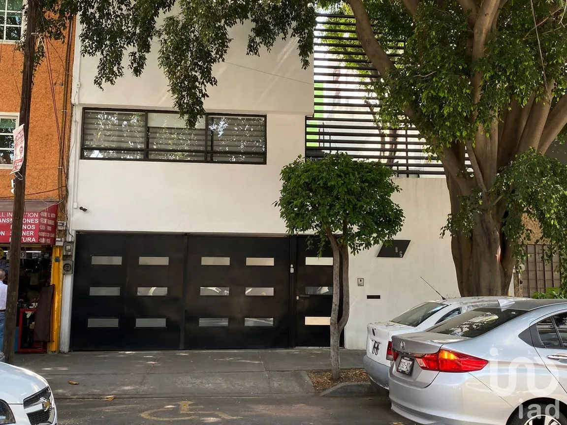 Casa en Venta en Letrán Valle, Benito Juárez, Ciudad de México | NEX-176059 | iad México | Foto 1 de 32