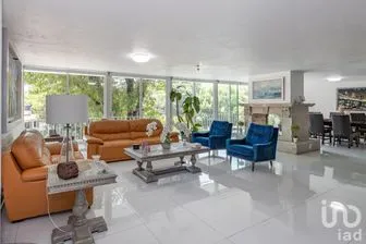 NEX-303496 - Casa en Venta, con 4 recamaras, con 7 baños, con 717 m2 de construcción.