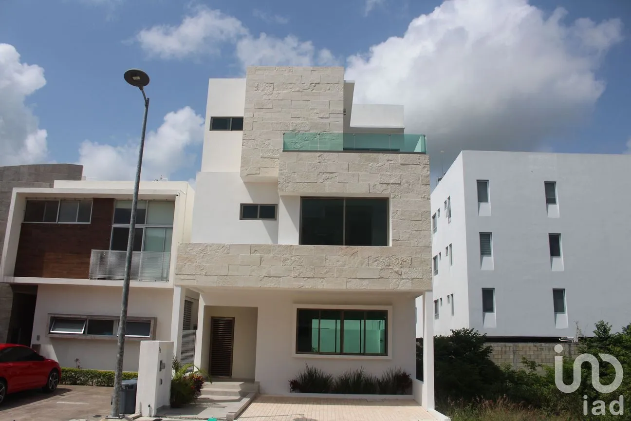 Casa en Venta en Arbolada, Benito Juárez, Quintana Roo | NEX-49329 | iad México | Foto 1 de 11