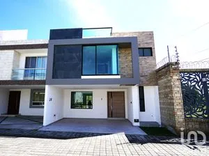 NEX-222019 - Casa en Venta, con 3 recamaras, con 2 baños, con 210 m2 de construcción.