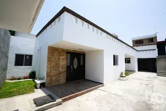 NEX-238924 - Casa en Venta, con 4 recamaras, con 2 baños, con 280 m2 de construcción.