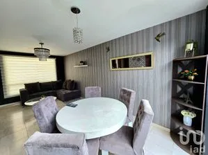 NEX-293547 - Casa en Renta, con 3 recamaras, con 2 baños, con 141 m2 de construcción.