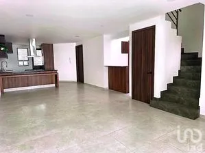 NEX-307322 - Casa en Venta, con 4 recamaras, con 4 baños, con 245 m2 de construcción.