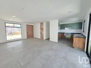 NEX-307782 - Casa en Venta, con 3 recamaras, con 4 baños, con 207 m2 de construcción.