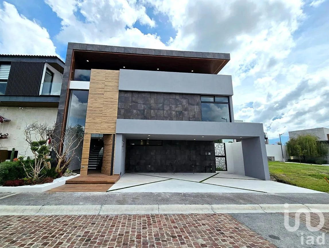 Casa en Venta en Lomas de Angelópolis, San Andrés Cholula, Puebla | NEX-308255 | iad México | Foto 1 de 24