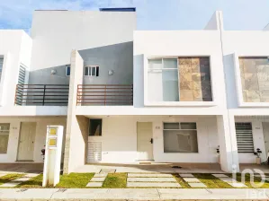 NEX-84281 - Casa en Renta, con 3 recamaras, con 3 baños, con 148 m2 de construcción en San Juan Cuautlancingo, CP 72700, Puebla.