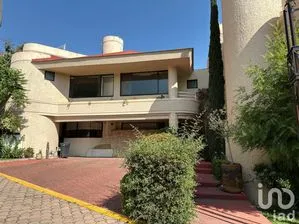 NEX-199201 - Casa en Renta, con 3 recamaras, con 3 baños, con 418 m2 de construcción en Lomas Country Club, CP 52779, México.