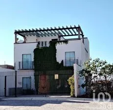 NEX-238851 - Casa en Venta, con 4 recamaras, con 5 baños, con 520 m2 de construcción en El Suspiro, CP 37766, Guanajuato.