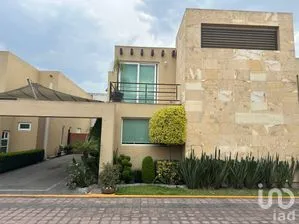 NEX-294313 - Casa en Venta, con 4 recamaras, con 3 baños, con 300 m2 de construcción.