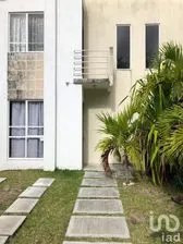 NEX-58502 - Casa en Renta, con 3 recamaras, con 2 baños, con 100 m2 de construcción en Palmas II, CP 77714, Quintana Roo.
