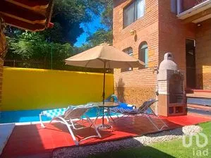 NEX-262723 - Casa en Venta, con 4 recamaras, con 4 baños, con 150 m2 de construcción.