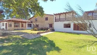 NEX-244720 - Casa en Renta, con 4 recamaras, con 4 baños, con 1004 m2 de construcción en Revolución Mexicana, CP 29220, Chiapas.