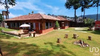 NEX-299806 - Casa en Venta, con 6 recamaras, con 6 baños, con 321 m2 de construcción.