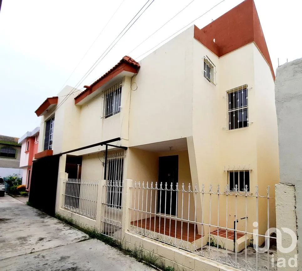 Casa en Venta en Unidad Nacional, Ciudad Madero, Tamaulipas | NEX-47054 | iad México | Foto 1 de 18