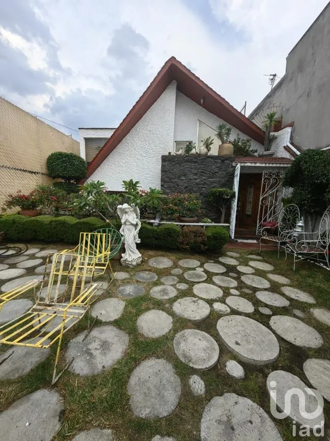 Casa en Venta en Educación, Coyoacán, Ciudad de México | NEX-219637 | iad México | Foto 1 de 32