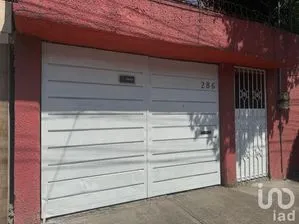 NEX-248744 - Casa en Renta, con 3 recamaras, con 1 baño, con 180 m2 de construcción en Agrícola Oriental, CP 08500, Ciudad de México.