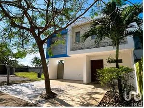 NEX-300212 - Casa en Venta, con 3 recamaras, con 2 baños, con 230 m2 de construcción en Lomas de la Rioja, CP 95266, Veracruz de Ignacio de la Llave.